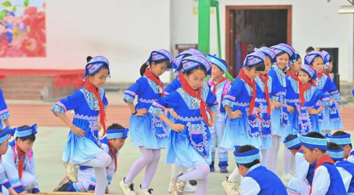 Cina: iniziano i festeggiamenti per il Sanyuesan Festival (2)