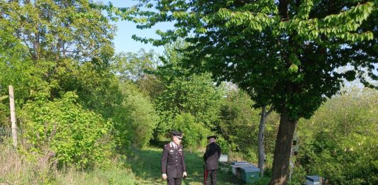 In provincia di Asti ammazza l’ex moglie e il compagno, poi si toglie la vita