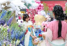 Cina, al via lo Shanghai International Flower Show (1)