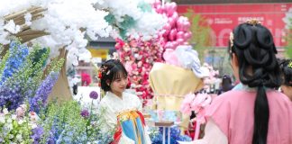 Cina, al via lo Shanghai International Flower Show (1)