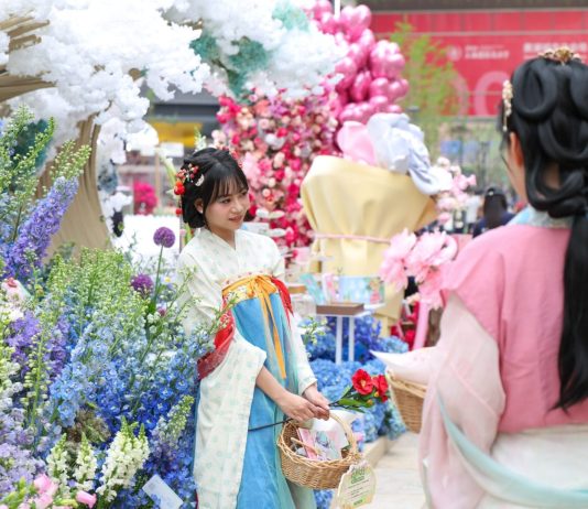 Cina, al via lo Shanghai International Flower Show (1)
