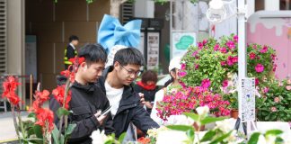 Cina, al via lo Shanghai International Flower Show (2)