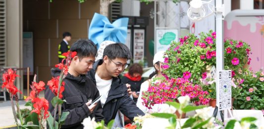 Cina, al via lo Shanghai International Flower Show (2)