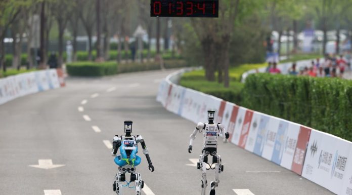 Cina: robot umanoide batte a Pechino il record umano in mezza maratona