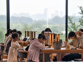 Cina: indagine, tasso di lettura in aumento grazie alla crescita del formato digitale