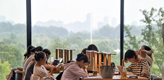 Cina: indagine, tasso di lettura in aumento grazie alla crescita del formato digitale