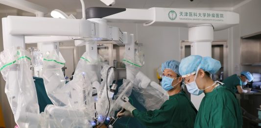Cina: a Tianjin oltre 10.000 interventi chirurgici con i robot da Vinci (2)