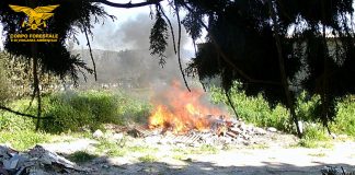 Bruciavano rifiuti a Maracalagonis, due denunciati: scattano i sequestri
