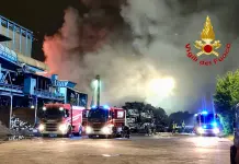 Maxi incendio in un’azienda a Bollate, nessuna persona coinvolta