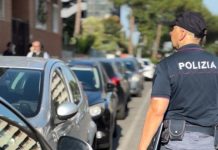 Furti “itineranti” e rapine lampo tra scuole, market e auto in sosta: 10 arresti a Roma
