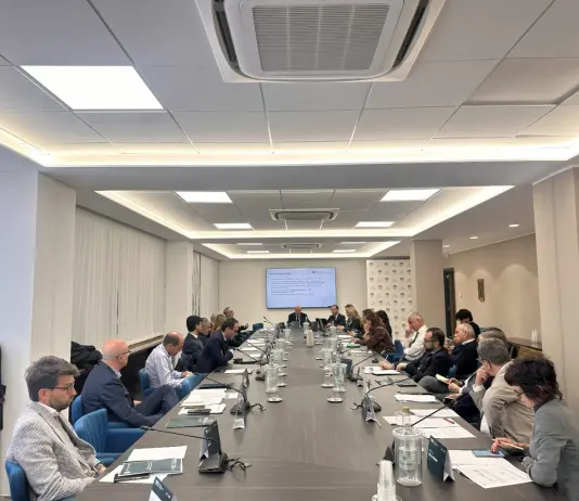 Puglia si conferma la regione leader nelle fonti energetiche rinnovabili, l’eolico resta la sfida chiave verso il 2030