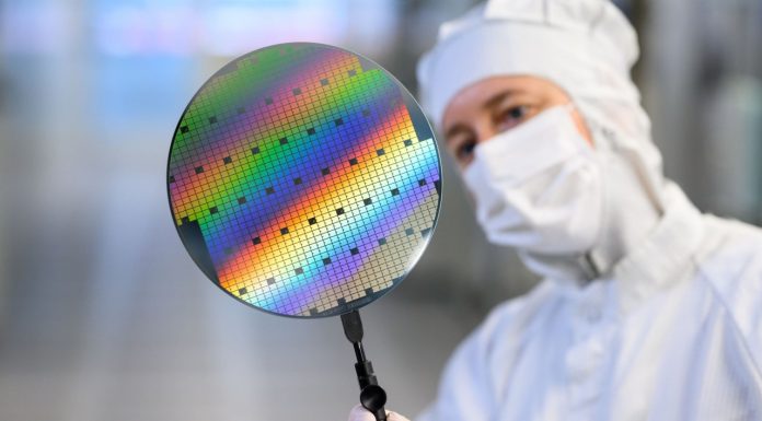 Bosch presenta la terza generazione di chip in carburo di silicio