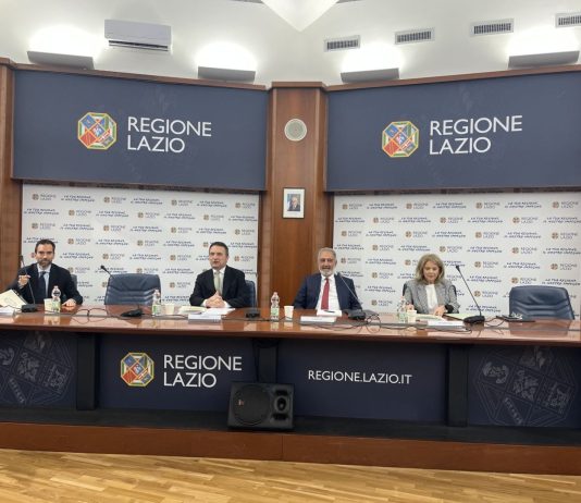Presentato il nuovo piano regionale della gestione dei rifiuti, Rocca: “Risolve le criticità che abbiamo ereditato”