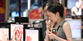 Cina: Hainan, i ricavi delle vendite duty-free offshore superano i 41 mld dollari dopo 15 anni