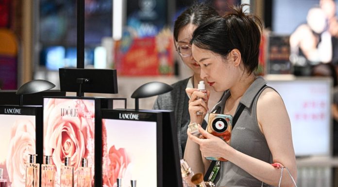 Cina: Hainan, i ricavi delle vendite duty-free offshore superano i 41 mld dollari dopo 15 anni