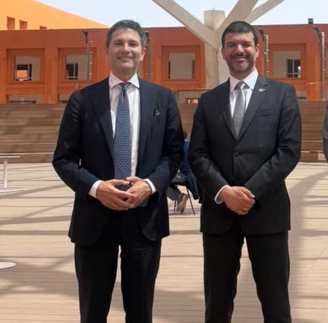 سفير إيطاليا لدى المغرب يشارك في اختتام الدورة الإفريقية بجامعة محمد السادس متعددة التخصصات في بن جرير