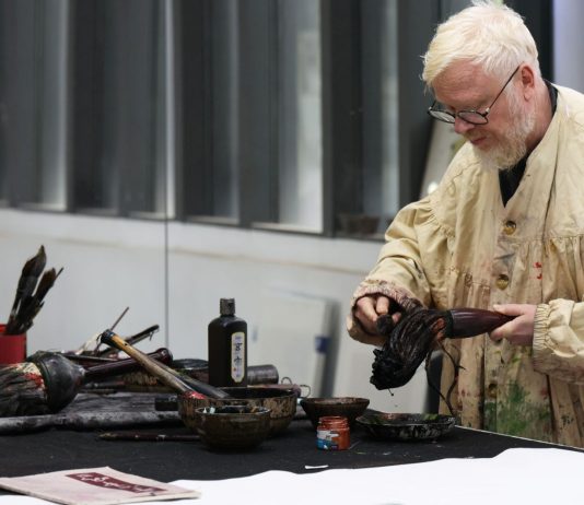 Studioso francese racconta la vita con il pennello cinese (3)