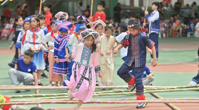 Cina: festa locale a tema amore conquista popolarità a livello nazionale (1)