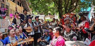 Cina: festa locale a tema amore conquista popolarità a livello nazionale (2)