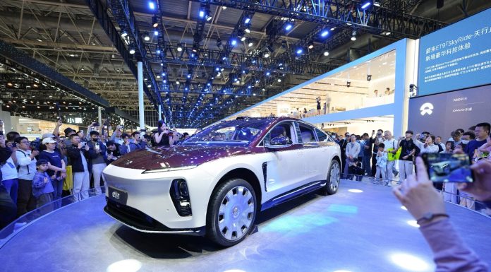 Cina: tecnologia e concept car al Salone dell’auto di Pechino (2)