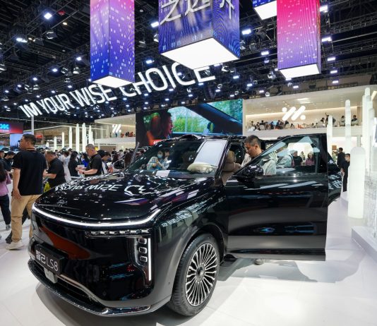 Cina: tecnologia e concept car al Salone dell’auto di Pechino (3)