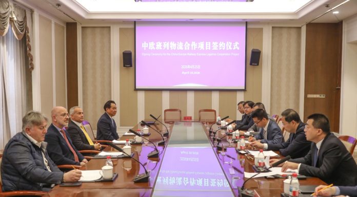Trasporti: a Zhangjiakou cerimonia per la firma di progetto cooperazione logistica di treni merci Cina-Europa
