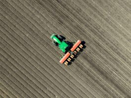 Cina: Heilongjiang usa macchinari agricoli avanzati per semina primaverile (1)