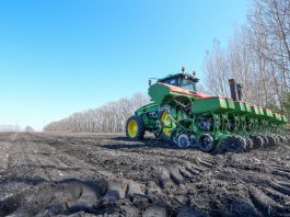 Cina: Heilongjiang usa macchinari agricoli avanzati per semina primaverile (2)