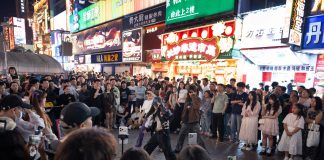 Cina: Changsha promuove economia notturna tra spettacoli e street food (1)