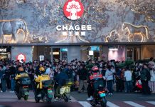 Cina: Changsha promuove economia notturna tra spettacoli e street food (2)