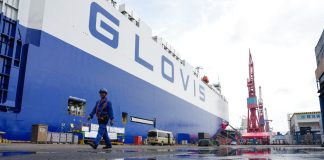 Cina: Guangzhou, consegnata la più grande nave al mondo per trasporto auto (1)
