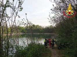 Tragedia nel Milanese, auto finisce nel laghetto di Nerviano: recuperato il corpo senza vita di un uomo