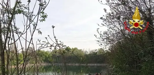 Tragedia nel Milanese, auto finisce nel laghetto di Nerviano: recuperato un corpo senza vita