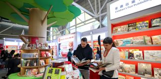 Italia: Bologna Children’s Book Fair, area espositiva cinese attira lettori (2)