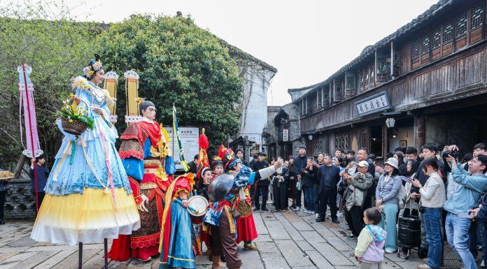Cina: inaugurata la fiera tradizionale a Tongxiang (1)