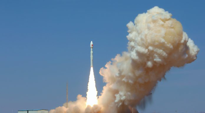Cina: razzo Lijian-1 Y12 invia 8 satelliti nelle orbite previste (1)