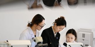 Cina: Qingdao Preschool Education College introduce corso di gioielleria (1)