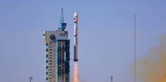 Cina: lanciato razzo vettore Long March-4C per rilevamento dei gas serra