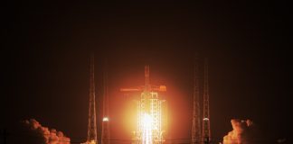 Cina: razzo Long March-8 invia nello spazio nuovi satelliti Internet