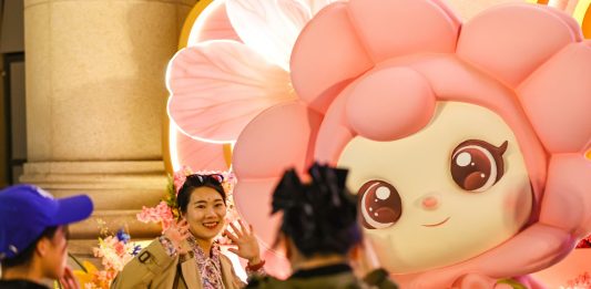 Cina: a Tianjin il festival dei fiori di melo selvatico (3)