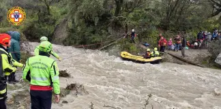 Maltempo, frane nel Messinese: 32 turisti stranieri recuperati nei boschi di San Fratello / Video