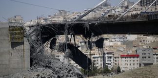 مباحثات لوقف إطلاق النار في إيران لمدة 45 يوما قبل تصعيد محتمل