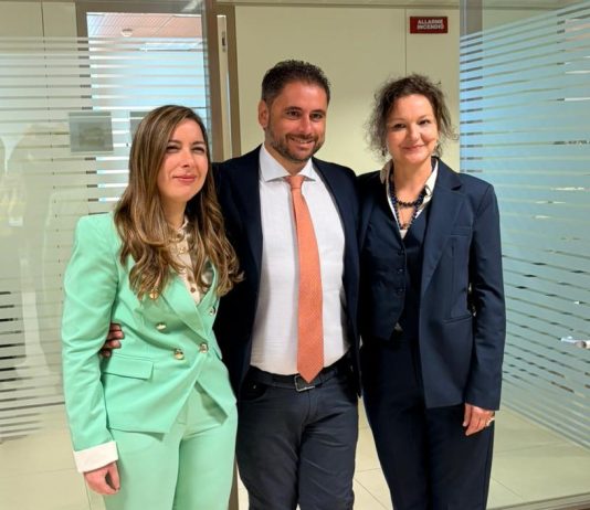 Regione, firmato il contratto di due nuovi dirigenti. L’assessore Montuoro “Sancito il ritorno ai concorsi pubblici dopo 16 anni”