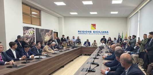 Attività produttive, presentati 4 nuovi bandi su sviluppo, imprese e innovazione