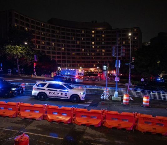 Attentato contro Trump, presidente Usa è salvo. Arrestato un uomo. Il Tycoon “Il mio è un lavoro pericoloso”