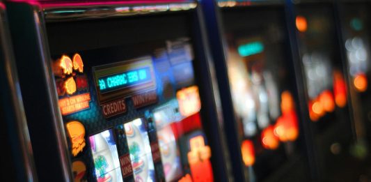 Gioco d’azzardo in Italia, sommerso che vale miliardi slot machines