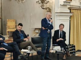 ‘Palermo di chitarra e coltello’, nel libro di Giuseppe Sottile 60 anni di storia siciliana