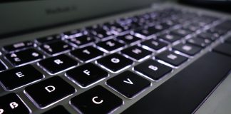 L’impatto della digitalizzazione dei dati ipocatastali sulla velocità dei cantieri tastiera