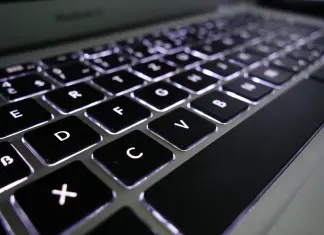 L’impatto della digitalizzazione dei dati ipocatastali sulla velocità dei cantieri tastiera