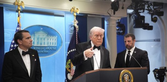 Washington sotto shock. Spari, caos e i nodi dell’assalto alla cena con Trump